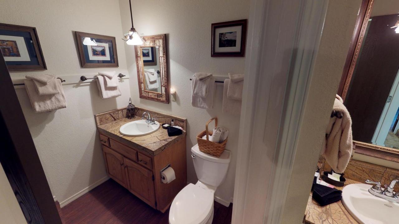 Claim Jumper 8 Townhouse With High Speed Wifi Apartment เรดริเวอร์ ภายนอก รูปภาพ