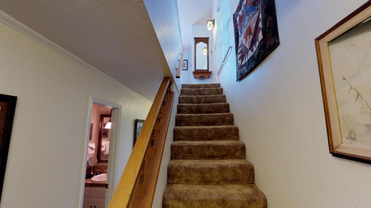 Claim Jumper 8 Townhouse With High Speed Wifi Apartment เรดริเวอร์ ภายนอก รูปภาพ